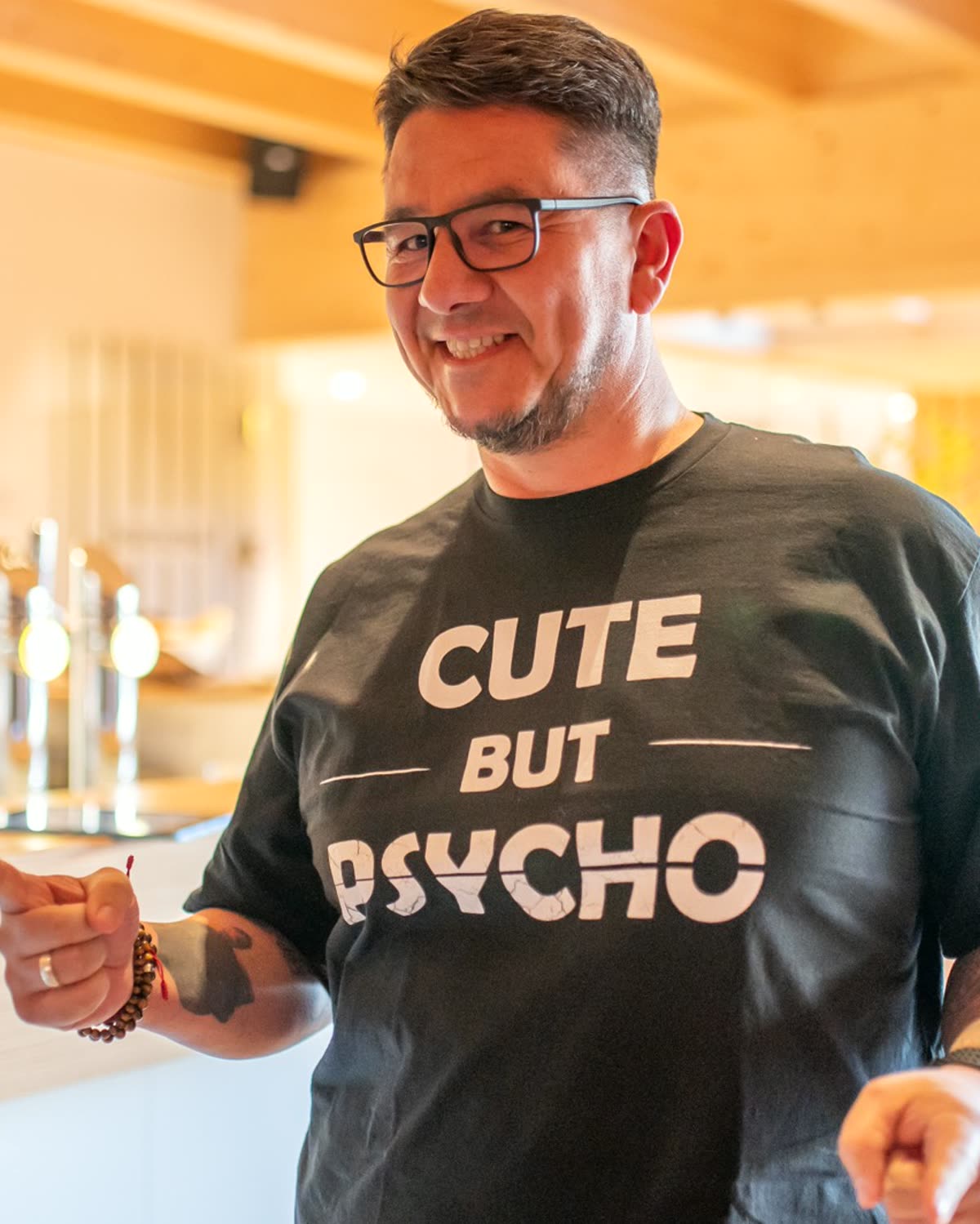 Markus Warscher, Gründer von Mückes Management, lächelt in die Kamera.